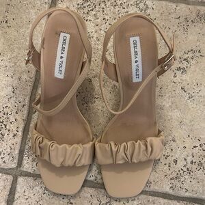 Chelsea & violet cream heels Sz 11 NWOT